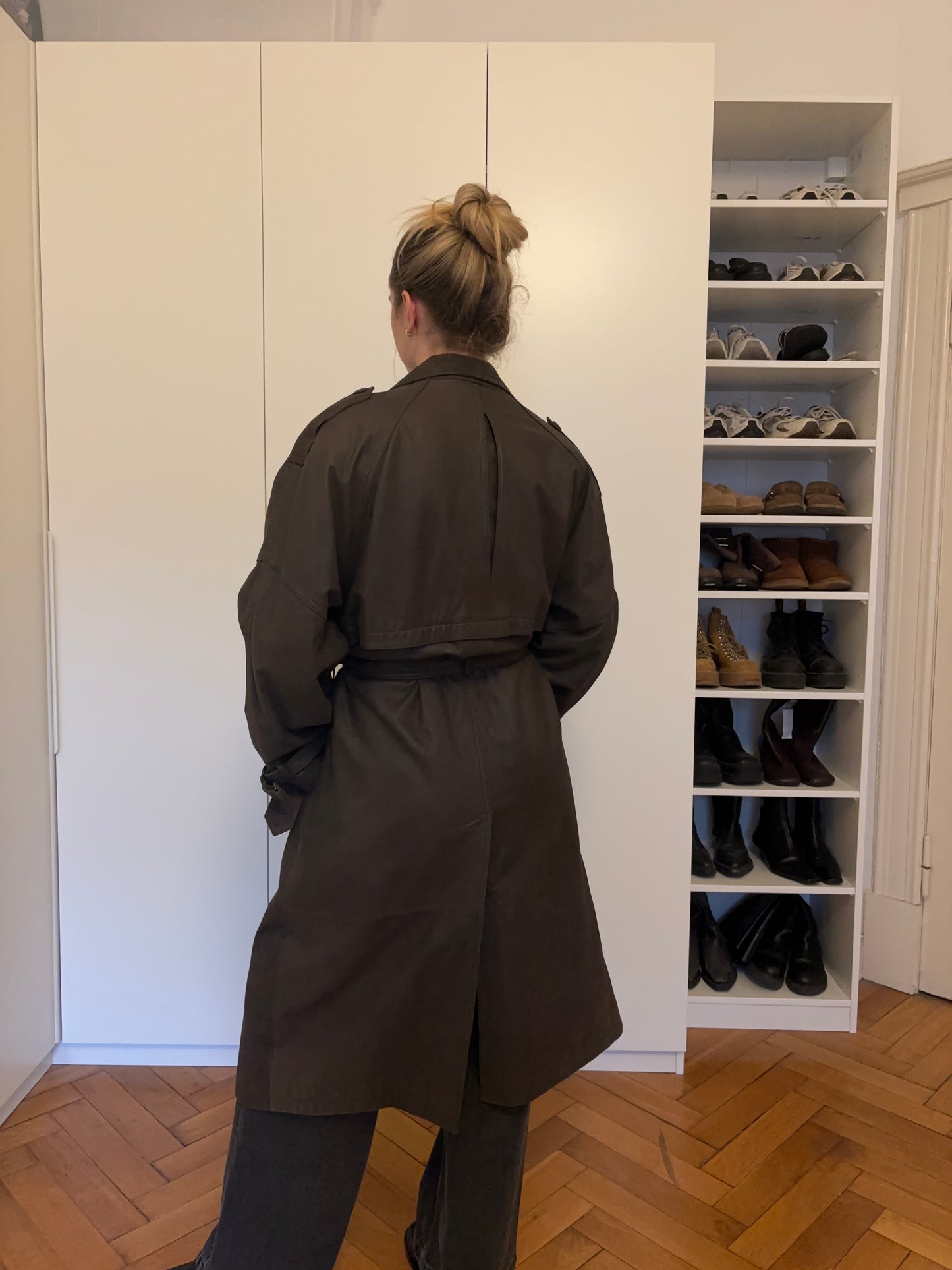 Vintage Leder Trenchcoat Damen – braun | Oversized Ledermantel mit Bindegürtel